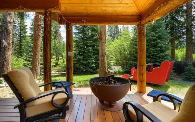 The River House 3 Bedroom Cabin