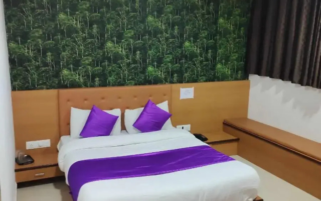 OYO 90158 Hotel Global