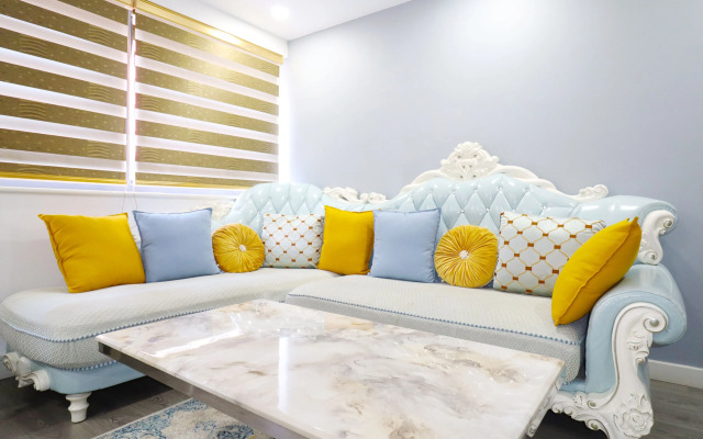 Queen Stay Apartments