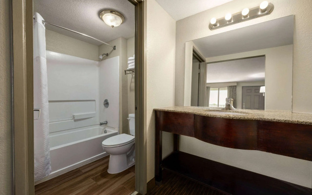 Days Inn by Wyndham Fresno South