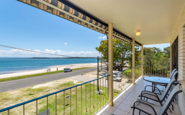 Water Views - Top Floor -Clearview Apartments South Esp, Bongaree