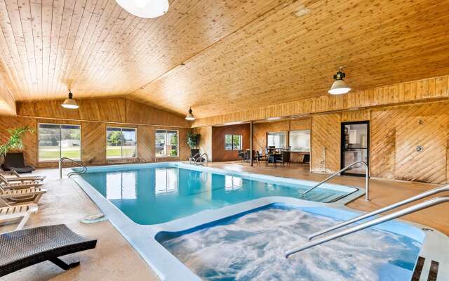 Americas Best Value Inn Tahquamenon Country