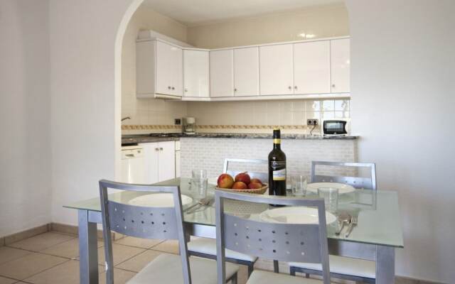 Villa - 5 Bedrooms with Pool and WiFi - 105012