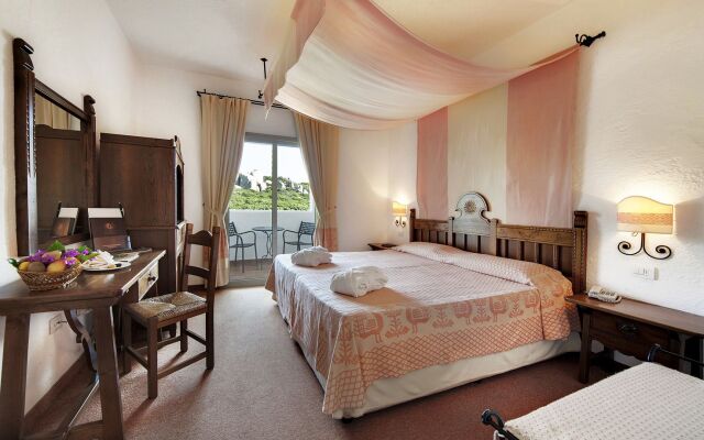 COLONNA GRAND HOTEL CAPO TESTA, a Colonna Luxury Beach Hotel, Santa Teresa Sardegna