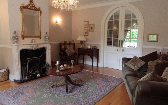 Plas Y Dderwen Bed and Breakfast