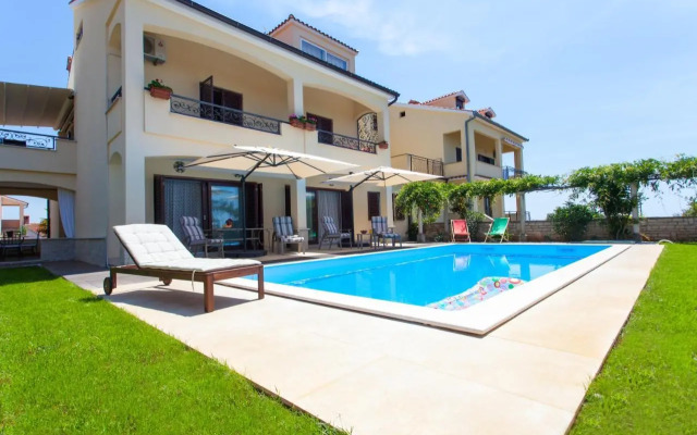 Premium Central Apartments