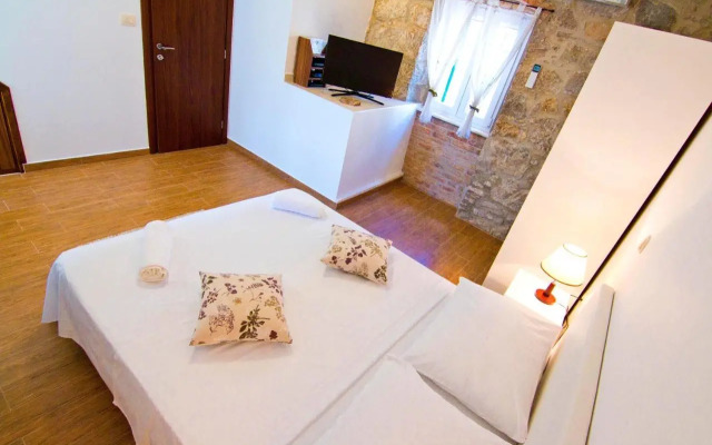 Luxury Old Town Suites
