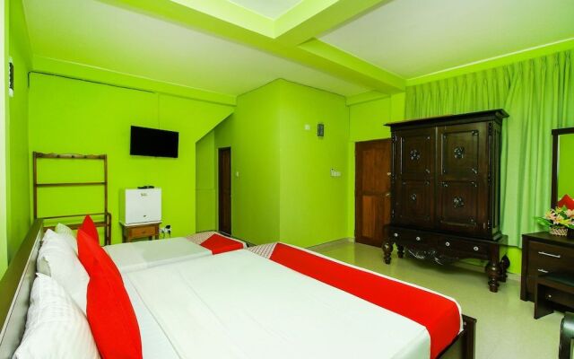 OYO 347 Hotel Empryean