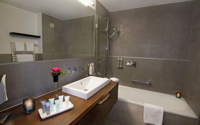 Le Mirabeau Hotel & Spa