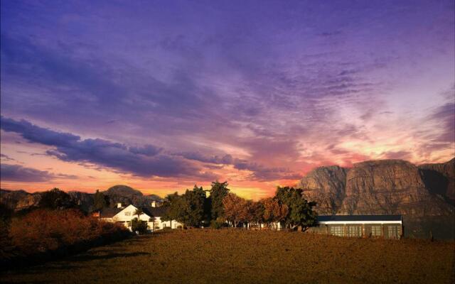 Bakenhof Winelands Lodge