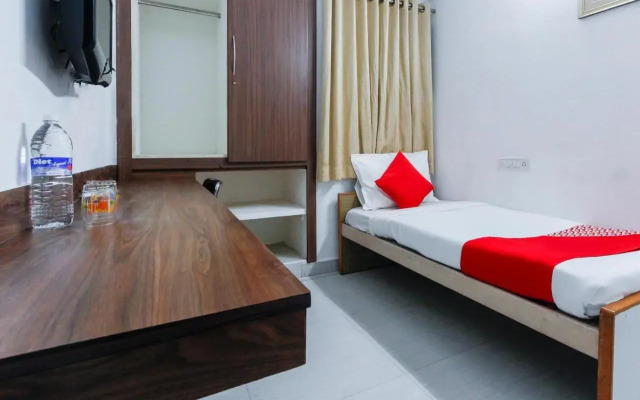 OYO Flagship 46112 Nest Residency