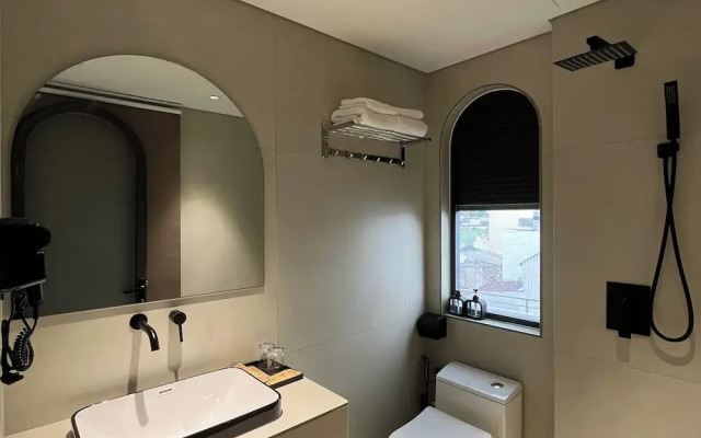 Dong Nhu 6 Hotel