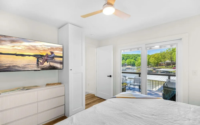 Bearcat Bungalows Two Homes One Rental, Sleep 22