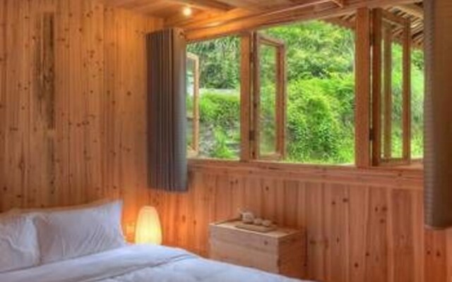 Liping Dong Art Theme Hotel