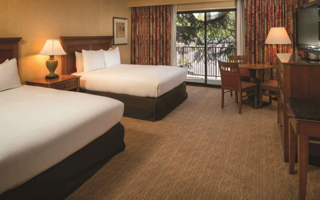 DoubleTree by Hilton Seattle Airport