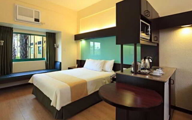 Microtel Inn & Suites Cabanatuan