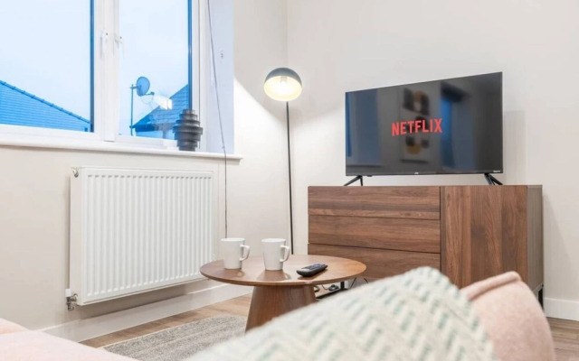 Luxurious 2 Bed Central Cardiff Free EV Charge