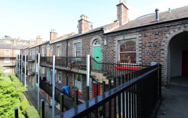 1BR Stylish Flat in 1860's Listed Building for 5