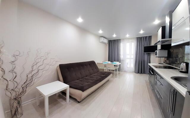 Мегаполис на улице Средне-Московская