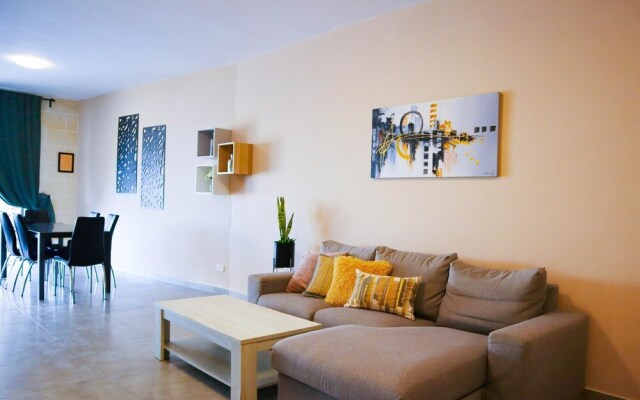 3 Bedroom Apartment With Private Pool and hot tub