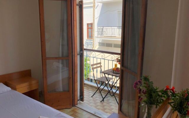 Main Guest House Skiathos