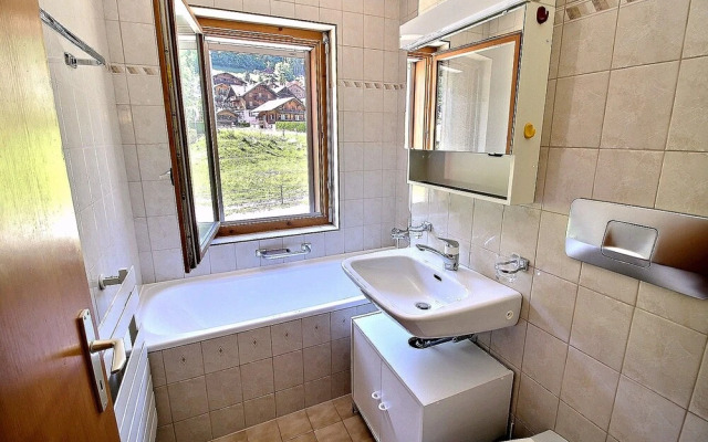 35 Rooms Apartment at 300m From the Cableway