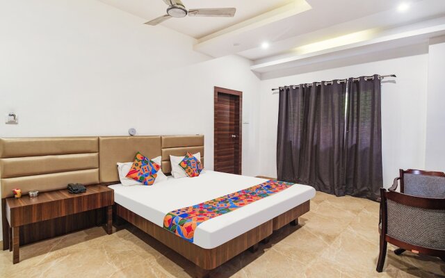 Fabhotel Apple Tree