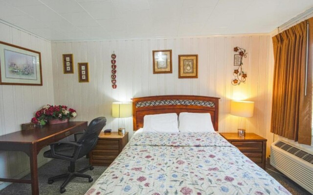 Sunflower Motel Hiawatha By OYO
