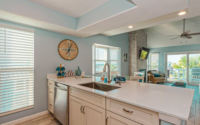 Kontiki Bayfront Condos