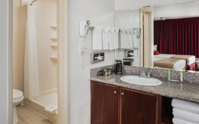 Kings Inn Anaheim at the Park & Convention Center