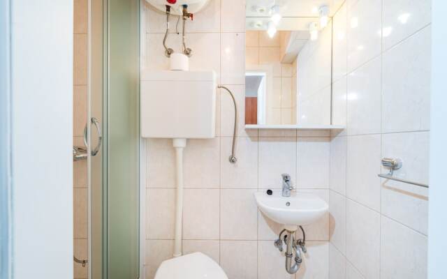 Room in Guest Room - Private Room Near Center 6