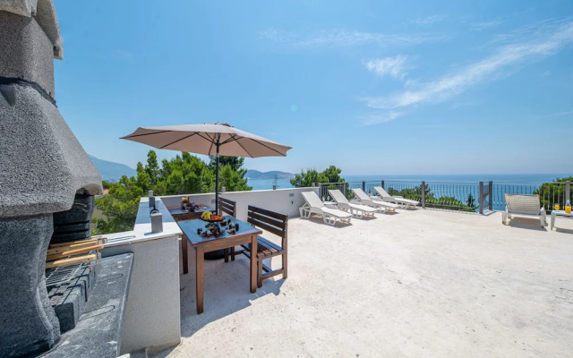 Green Pino Seaview Studios