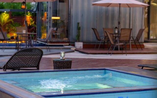 Peanut Studio & Hotel