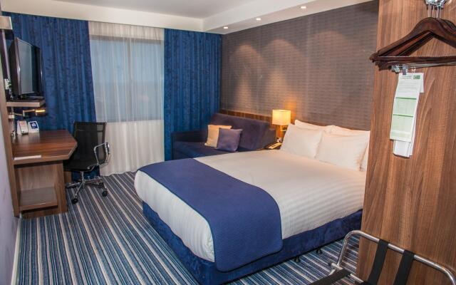 Holiday Inn Express London Heathrow T5, an IHG Hotel