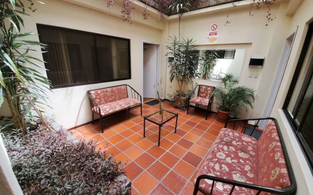 Mariscal Inn & Suites