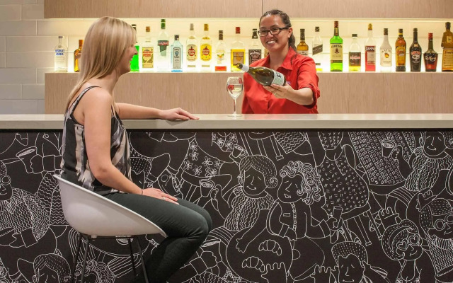 ibis Melbourne Hotel and Apartments
