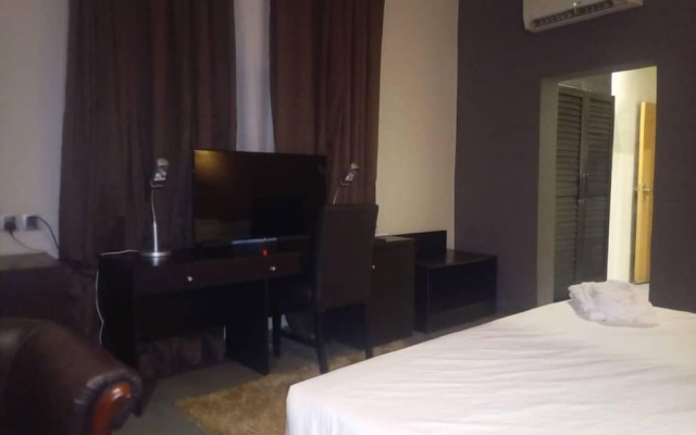 Golden Tulip Essentials Owerri