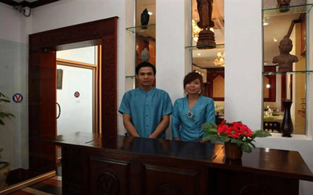 Vansana Riverside Hotel