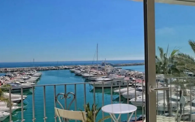 First line luxury Penthouse