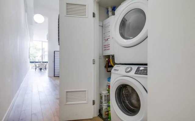 Spacious San Diego Loft wParking