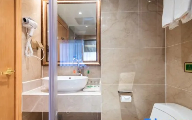 Vienna Hotel (Qianlingshan Park West Yan'an Road Metro Station) – Bathroom – Guiyang