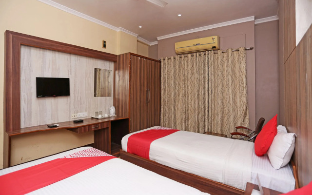 Hotel Blue Moon by OYO Rooms