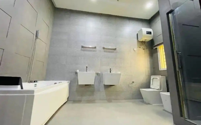 La Nice Apartment and Suites