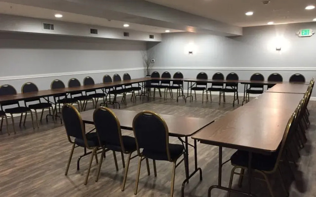 Quality Inn & Suites Pacific Seattle