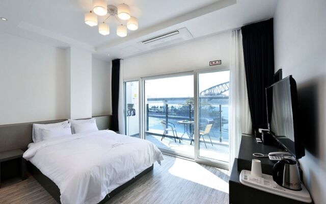 Tongyeong Grande Hostel
