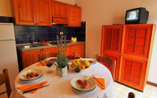 Lovely Holiday Home in Giannella nera Sea