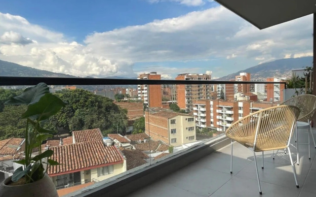 w Stunning 3BR With Terrace in Laureles
