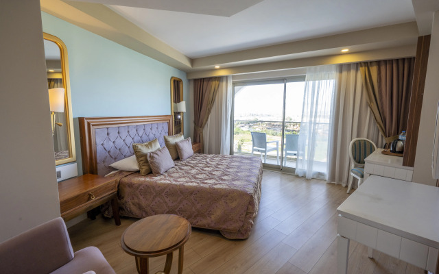 J'adore Deluxe Hotel & Spa