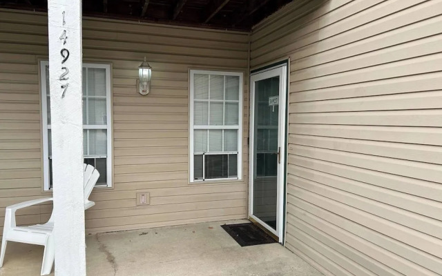 Fantastic Get Away Condo In Strongsville!