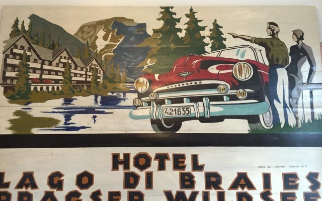 Hotel Lago di Braies